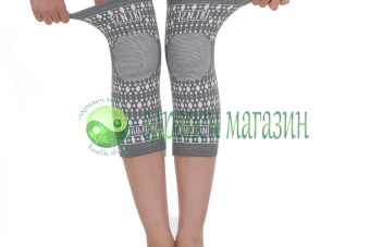 Elastic knee pads with magnetic threads